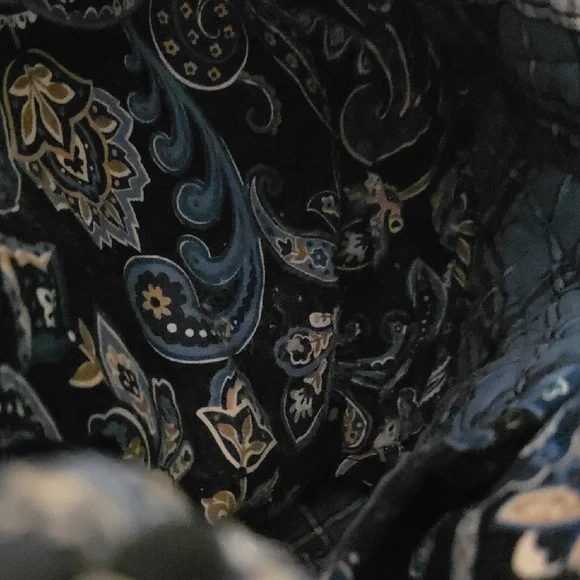 Vera Bradley Windsor Navy Paisley/Plaid Bag w/Front Zipper Pocket - Picture 4 of 12